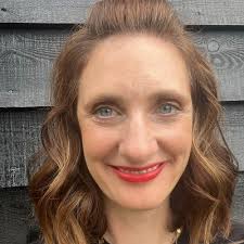 My first business angel was anger. At 20, a treatment experience left me  disillusioned and made me want to change something in healthcare. That  journey led me to Oviva. I've started a