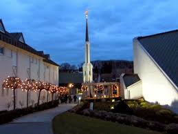 Frankfurt Temple During Christmas Time Temple Temple Pictures Lds Temples