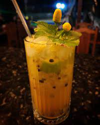 Soul Vegan - Bar da Lê tornando sua estadia ainda mais gostosa! e sim, a Lê sou eu! esse é o Maracujam que tem cachaça de jambu, rum oro, maracujá e limão,acabei