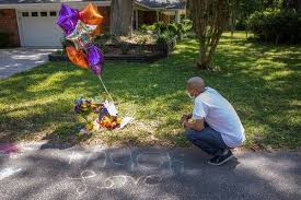 Arbery appears to attempt to run around the truck before he and mcmichael start grappling. Investigators Call Evidence In The Ahmaud Arbery Shooting Extremely Upsetting The New York Times