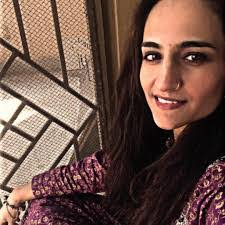 Annie Khan's Instagram, Twitter & Facebook