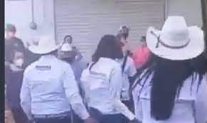 La mujer, que algunos medios identificaron como rocío moreno. Tqrpismkvugwzm