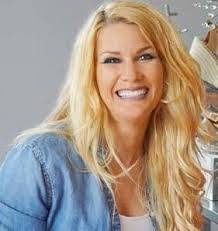 Kimberly Mucci's Instagram, Twitter & Facebook