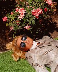 All the flowers in paris characters. 6fskljbnelnpym