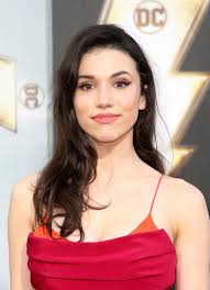 Urmareste filme online in care actorul grace fulton este in rolul principal. Grace Fulton 9gag