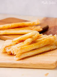 Assalamualaikum.hai momisdan sobat kesempatan kali ini saya akan bagikan resep cemilan teman minum teh,yang enak meski dengan harga yang cukup ekonomis,ya. Sweet Cheddar Cheese Spring Rolls Much Butter