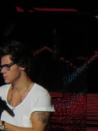 Harry styles rocks the lemtosh sun. 1dalert On Twitter Harry Styles I Love One Direction Edward Styles