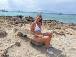 SweetSusi - Bikini FKK Beach Pics