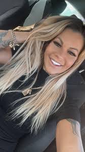 Carla Giles's Instagram, Twitter & Facebook