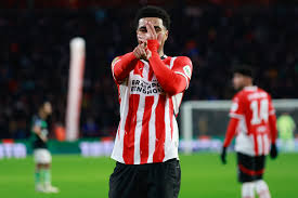 Tillman terug in Eindhoven en in groepstraining