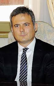 Corassori, la giunta ri-scivola in piscina Erasmus, da Modena si parte per  essere cittadini europei