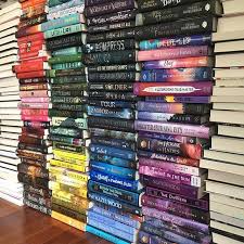 What Color Is The Most Common Book Color You Own I Think For Me Its Probably Black Or Blue Fearyournoveljune Dreambunn Books Books For Teens Book Lovers