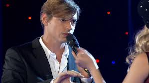 Colgando en tus manos (con marta sanchez). Carlos Baute Paso Por Yo Me Llamo Y Canto Colgando En Tus Manos Teledoce Com