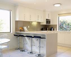 Votre cuisine rustique ou datée a fait son temps, mais vous n'avez pas d'idées pour remplacer ses vieux meubles ? La Cuisine En U Avec Bar Voyez Les Dernieres Tendances