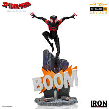 Mit einem bahnbrechenden visuellen stil, der seinesgleichen sucht, vereinen phil lord und chris miller, die kreativen köpfe hinter „the lego movie und „21 jump. Spider Man A New Universe Miles Allblue World Anime Figuren Shop Jetzt Hier Online Bestellen