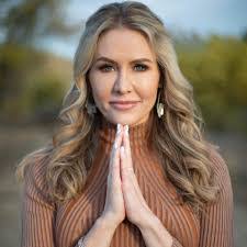 Kasey Harmon's Instagram, Twitter & Facebook