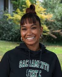 Haley Dillon's Instagram, Twitter & Facebook