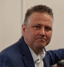 Robert Doolin's Instagram, Twitter & Facebook