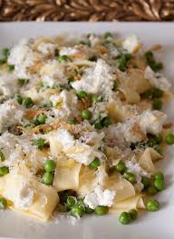 Pappardelle With Ricotta Mint Lemon And Fresh Peas In 2020 Recipes Food Pasta Dishes