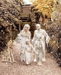 1001 Idees De Deguisement De Famille Pour Halloween En 2020 Deguisement Halloween Fait Maison Deguisement Halloween Deguisement Famille