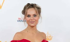 Presentator en dagvoorzitter talitha muusse is teleurgesteld over de wijze waarop het racismedebat de afgelopen weken in de media is gevoerd. Talitha Muusse Relatie Jong En Commissaris Je Moet Jezelf Sterk Profileren Rtl Nieuws Talitha Muusse Heeft Bedrijfskunde Gestudeerd Aan De Erasmus Universiteit In Rotterdam Calista Mulyani