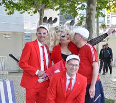 The band define their musical style as violent pop. Blind Channel Alex Mattson Rentoutuu Pelaamalla Playstationia Apu