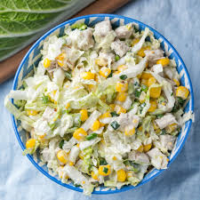 рецепт салат с крабовыми палочками и кукурузой и пекинской капустой Salat Iz Pekinskoj Kapusty S Kuricej Za 15 Minut Gotovitsya Iz Samyh Prostyh Ingredientov Salad Recipes Food New Drink Recipe