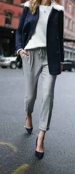 Pin Von Aleksandra Golman Auf Preppy Style Graue Outfits Graue Hose Kombinieren Outfit