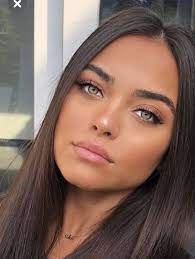 Pin By Heba Hakim On Beauty Dark Hair Brunette Green Eyes Brown Hair Green Eyes