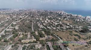 Besonders spannend ist außerdem ein ausflug in die hafenstadt famagusta, denn von hier aus kannst du varosha sehen. Drohnenaufnahmen Von Europas Grosster Geisterstadt Das Kraftfuttermischwerk