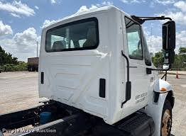 International 3200-4X2-2004 Cab & Chassis Truck
