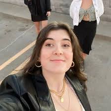 Vivian Morse's Instagram, Twitter & Facebook