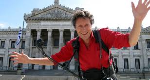 Première étape l'allemagne et ensuite les etats unis et plus spécialement san francisco. J Irai Dormir Chez Vous Antoine De Maximy Termine Sa Saison Avec Succes Toutelatele