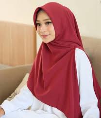 Hi guys gimana nih rutinittas selama di rumah aku kasih saran mending manfaatin buat cari hal baru seperti menjahit hehenahhh. Cara Permak Jilbab Segi Empat Menjadi Jilbab Instan Cara Menjahit Pakaian