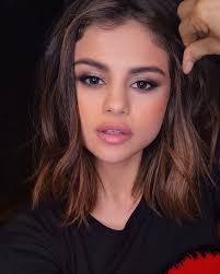 Selena Gomez Fashion Style Photo Kisa Sac Selena Gomez Sac Stilleri