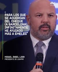 VIDEO) La vergonzosa broma en la que cayó periodista durante la  presentación de Filipe Luis en Flamengo que provocó la risa de todos:  http://bit.ly/2yd1E92