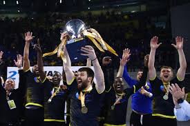 Photo Huit Franais dont Yann Genty participent  la formidable saison ...