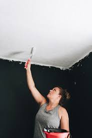 5) let the sponged on texture set up for 15 to 20 minutes before knocking down with a drywall knife or trowel.the sooner you knock the texture down the more smushed out it will be.the longer you wait the thicker the knockdown will be. One Room Challenge Week 4 How To Create Knockdown Ceiling Texture Within The Grove