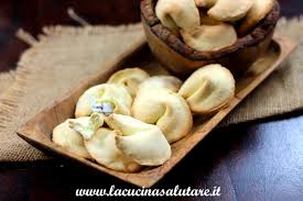 Croccanti e burrosi biscotti americani arricchiti da gocce di cioccolato, per una merenda golosa: Biscotti Della Fortuna Senza Glutine La Cucina Salutare