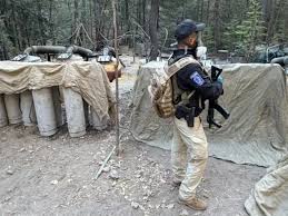 Mueren agentes de la CIA en Chihuahua; vestían uniformes de policía estatal.  Sintoniza AMHGO Media de lunes a viernes a las 9:00 hrs a través de  nuestras páginas de Facebook y YouTube. ¡