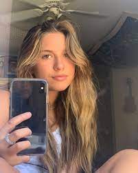 You can say that mackenzie ziegler is a creative and dedicated personality as she has made a brilliant career in creative fields like singing, dancing and acting. Mackenzie Ziegler 02 01 2021 In 2021 Mackenzie Ziegler Hair Kenzie