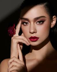 📍London, United Kingdom 🇬🇧 www.instagram.com/londonweek