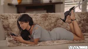 Vixen Latina Veronica Rodriguez von Stiefvater verführt