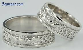 Claddagh Wedding Rings Claddagh Ring Wedding Wedding Rings Wedding Ring Bands Set