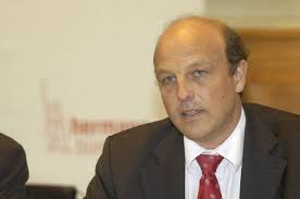 Rainer Heller (Bürgermeister Detmold) 10 08 thg Rainer Heller bei einem  Pressegespräch am