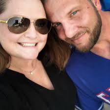 When will Lake Lewisville stop letting out water and how to catch flathead  and blue catfish in the current conditions?