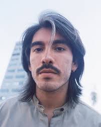 albastian.music presentará finalmente su nuevo EP en vivo llamado “Bajo  Marisma” desde el @elnicobaker Si pasan en estos días por el #parquefrancia  y se encuentran a #Albastian, pueden darle un abrazo, es