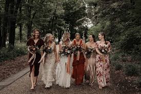 Its beauty lies in its simplicity and modesty and is a good choice for a bridal guest outfit depending on the type of wedding. 2019 Fall Wedding Guest Dresses To Fall Head Over Heels For Junebug Weddings