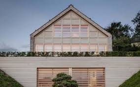 Jokingly, seminara mentioned how federer might tear down the small buildings and convert them into storage rooms for his trophies instead. Roger Federer S Luxurious Houses