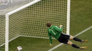 Der kumpel, der seine ganze kohle für fifa raushaut. Fussball Wm Deutschland England Nur Der Schiedsrichter Sieht Es Nicht Sport Sz De